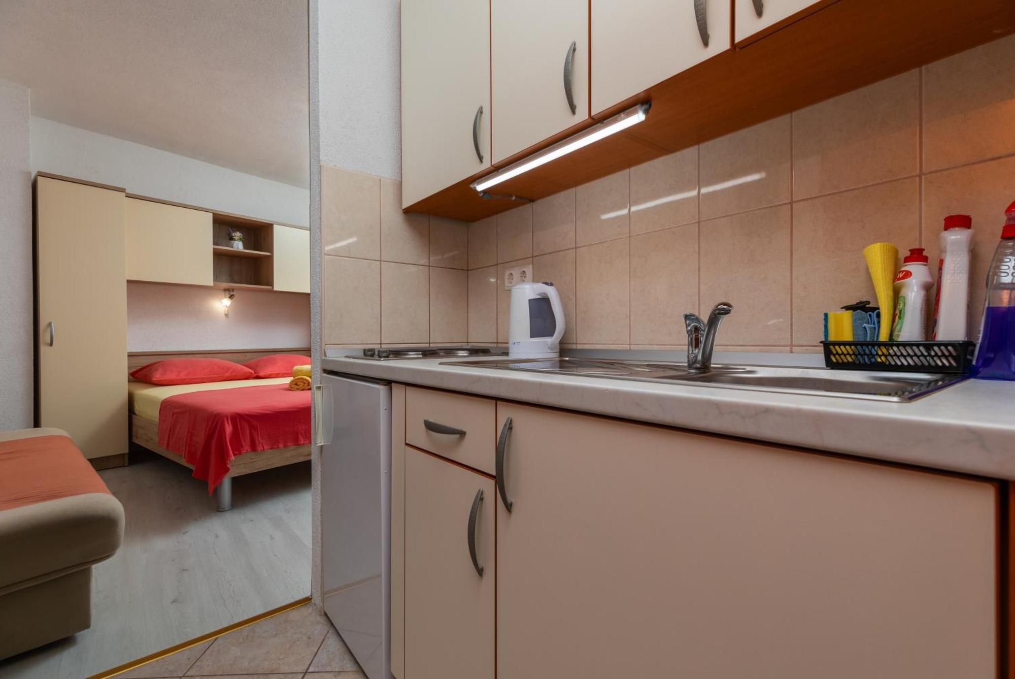 Apartments By The Sea Drasnice, Makarska - 6697 Exterior foto